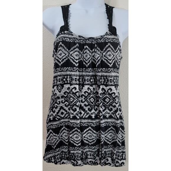 A'gaci Black White Aztec Print Racerback Tank Top Small Crochet Straps Lined - Picture 1 of 6